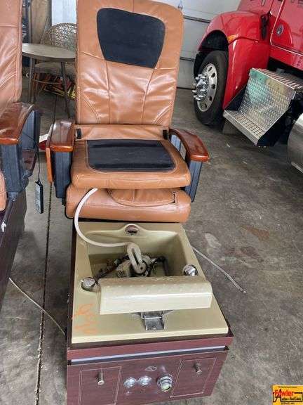 Salon Pedicure Chair image