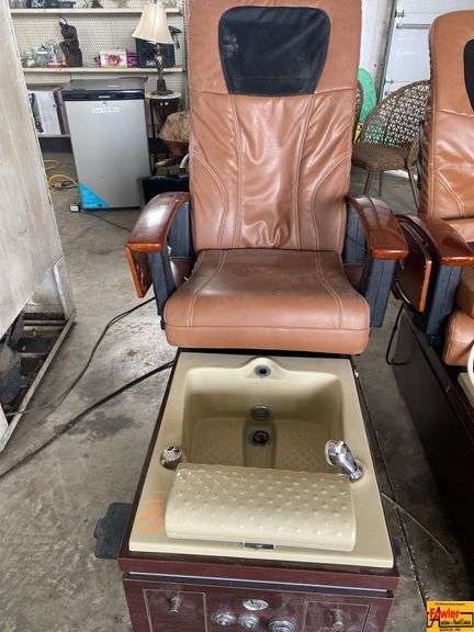 Salon Pedicure Chair image