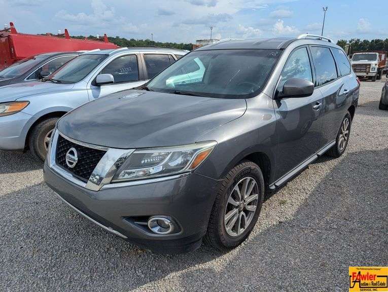 2015 Nissan Pathfinder SV; 152,901 Miles; VIN 5N1AR2MN7FC637871.  See video. image