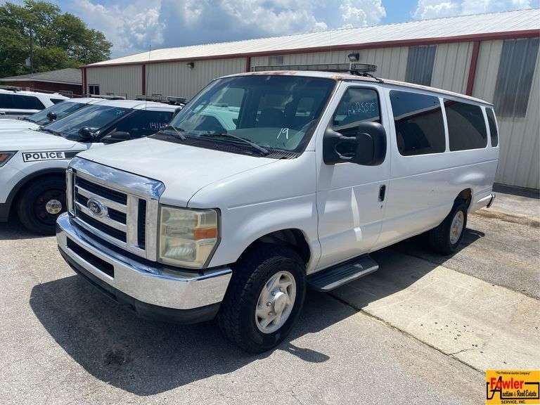 2008 FORD E-350 VAN; VIN 1FBSS31L88DB24426; 125,575 MILES.  IMPORTANT:  Only municipal purchasing agents may bid.  Please call our office at (256) 420-4454 to be approved.  See video. image