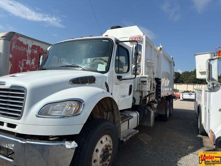2016 Freightliner Garbage Truck; 57,481 Miles; VIN 1FVHCYCY5GHHP7576 (030582). See video. image