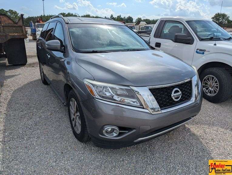 2015 Nissan Pathfinder SV; 152,901 Miles; VIN 5N1AR2MN7FC637871.  See video.