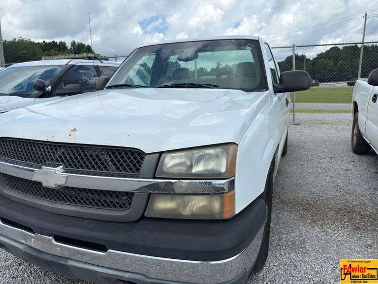 2003 Chevrolet Silverado 1500; 166,729 Miles; VIN 1GCEC14Z73Z320007 (021557). See video. image