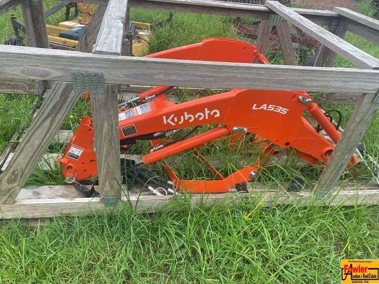 Kubota LA535 Tractor Loader Attachment image