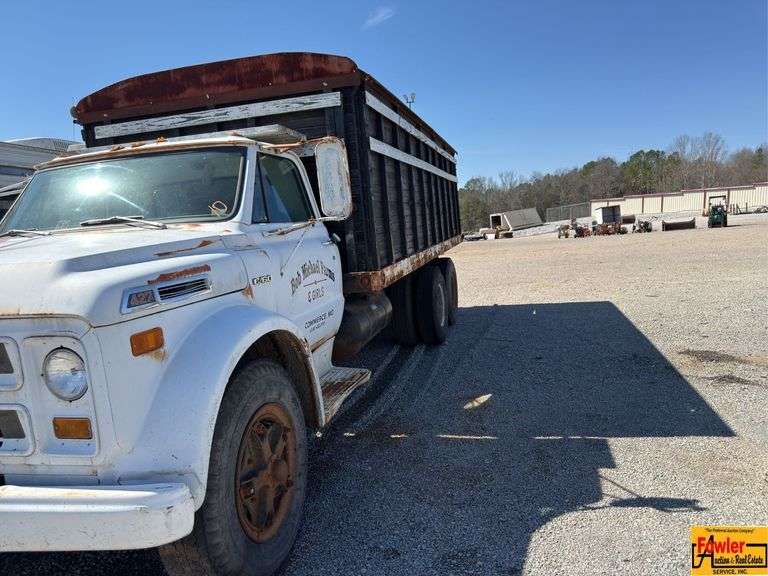 Chevrolet C60 Grain Truck, does not run; VIN CE631P132863; 87,323 miles; BILL OF SALE ONLY.
