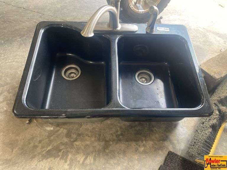 Double Sink With Faucet & Sprayer image