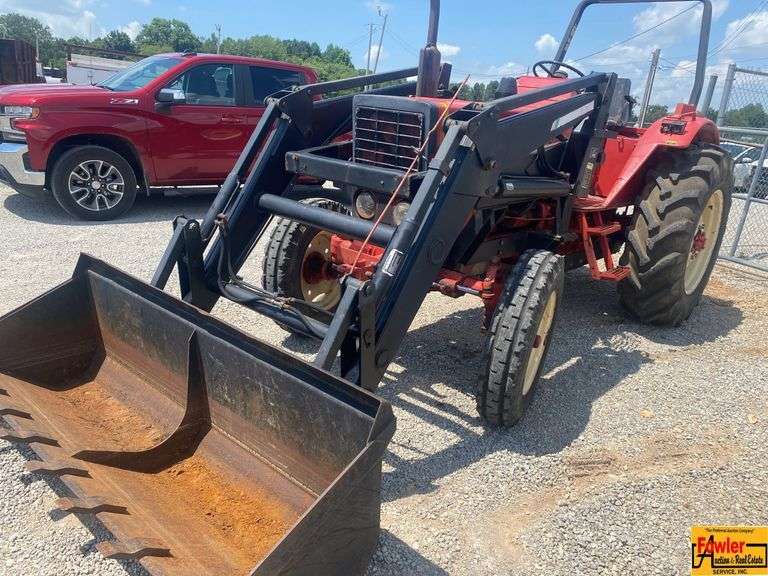 Belarus 530 Tractor, SN 830951 With Bucket With Teeth.  Has diesel leak and hydraulics run hot after long use.  See video.