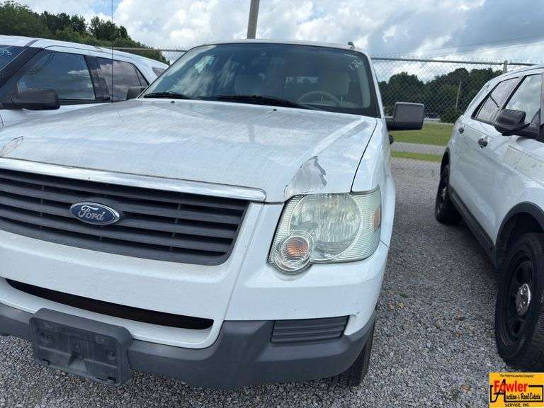 2006 Ford Explorer; 98,113 Miles; VIN 1FMEU62E6UB51027 (021446). See video. image