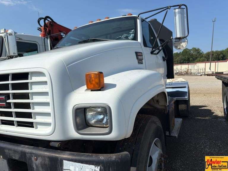 1999 GMC C8500 Truck; 89,593 Miles; VIN 1GDP7H1C6XJ514288 (021667). See video. image
