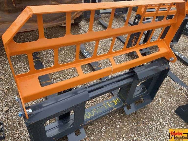 Land Honor 42"  Pallet Forks image