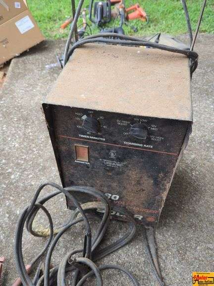 Solar 480 6/12 Volt Battery Charger Booster image