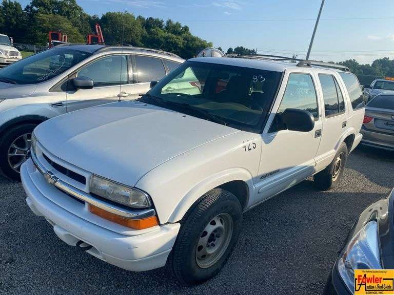 2002 Chevrolet Blazer; 183,194 Miles; VIN 1GNDT13W02K182747. See video. image
