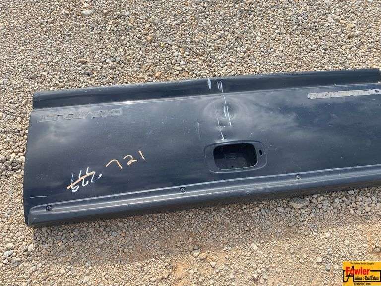 CHEVY TAIL GATE image