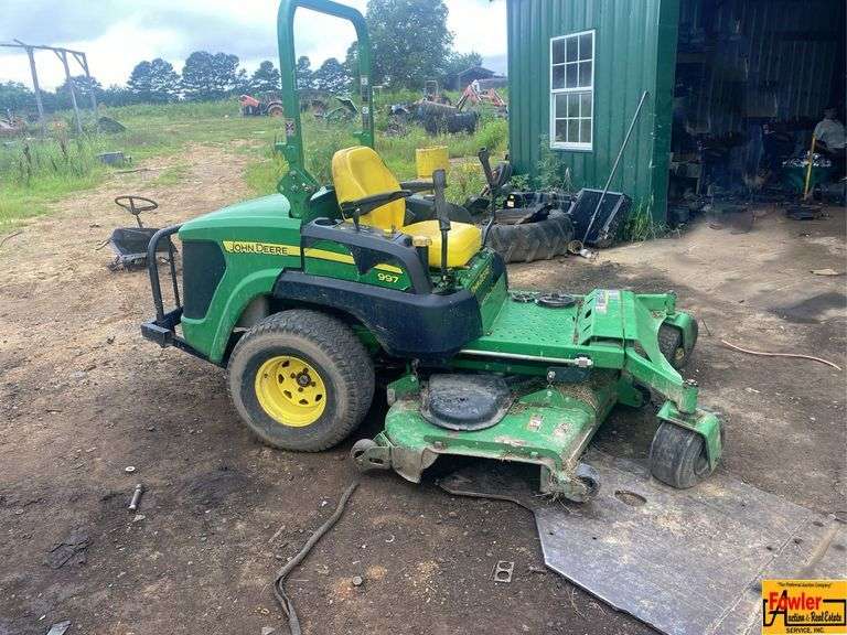 John Deere 997 Zero Turn Lawn Mower.  1400hrs.   Diesel image