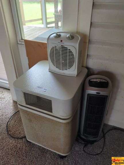 (3) Portable Space Heaters image