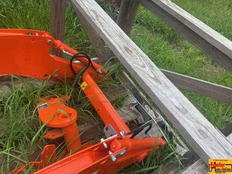 Kubota LA535 Tractor Loader Attachment