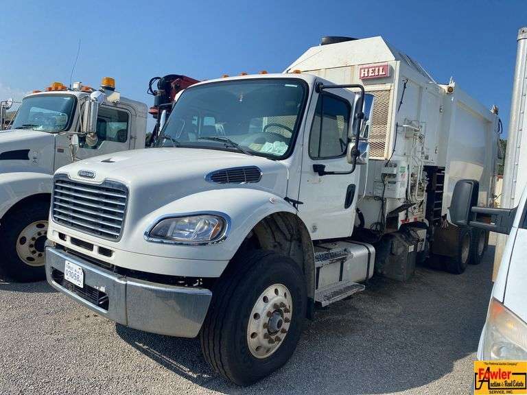 2016 Freightliner Garbage Truck; 78,626 Miles; VIN 1FVHCYCY9GHHP7578 (030583) image