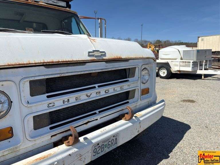Chevrolet C60 Grain Truck, does not run; VIN CE631P132863; 87,323 miles; BILL OF SALE ONLY.