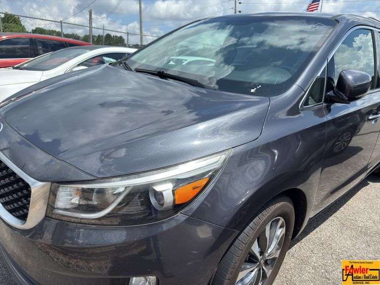 2015 KIA Sedona; 141,767 Miles; VIN KNDMC5C19F6066630.  See video. image