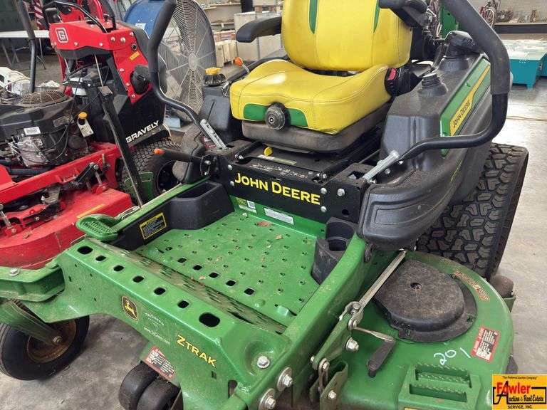 John Deere Z960M 60" Zero Turn Mower.  See video. image