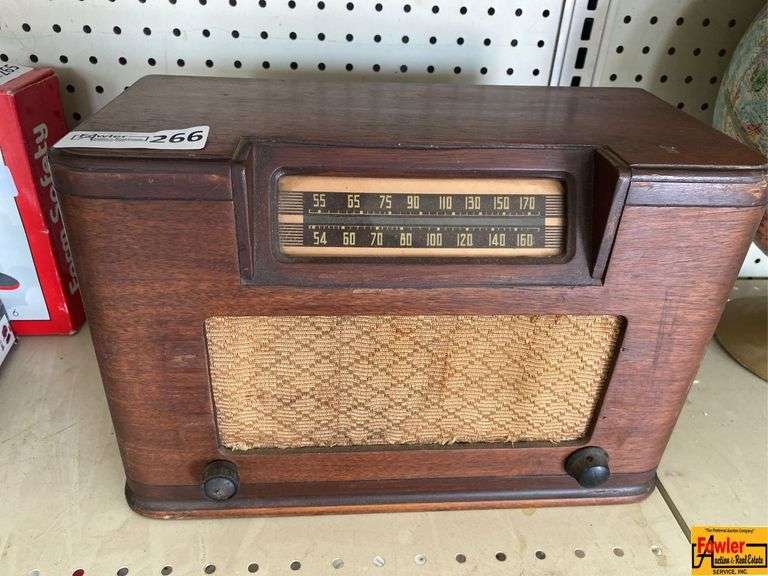 Vintage Wood Radio image