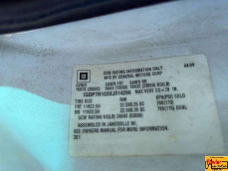 1999 GMC C8500 Truck; 89,593 Miles; VIN 1GDP7H1C6XJ514288 (021667).  See video.