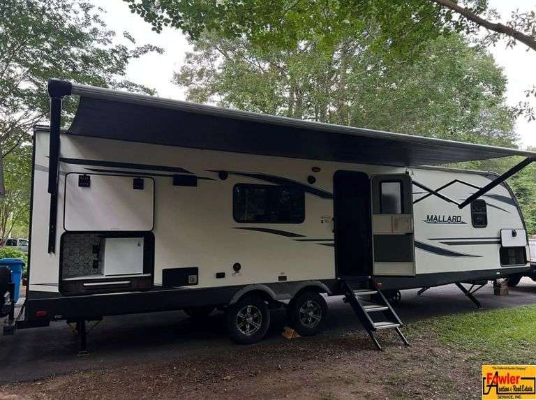2020 Mallard M301 Camper.  Super clean.  Located at 7255 Highway 53 in Harvest, AL.  Call 601-513-7691 for more info.