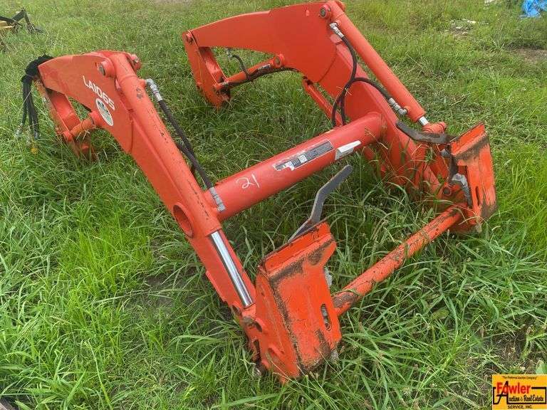 Kubota LA1065 Tractor Front End Loader image
