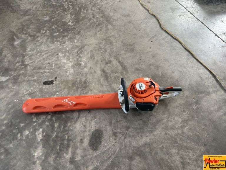 Stihl HS 56 Gas Hedge Trimmer; SSN 4242-011-2908-538371446.  See video. image