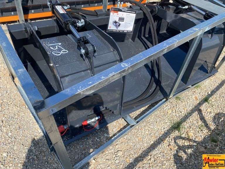 Wolverine Skid Steer Grapple Bucket, Model GB-11-72W