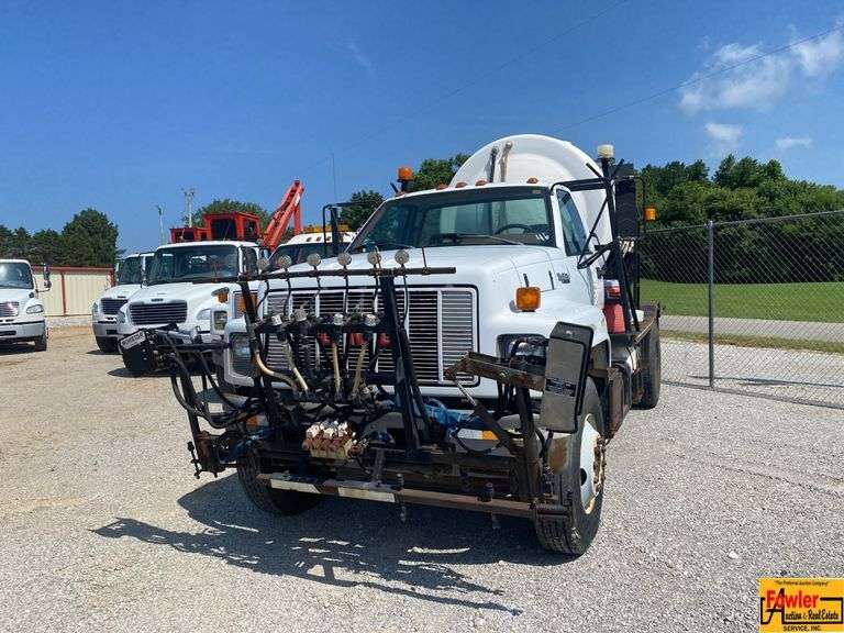 1994 GMC Top Kick Sprayer Truck; 71,702 Miles; VIN 1GDP7H1J7RJ502300. See video. image