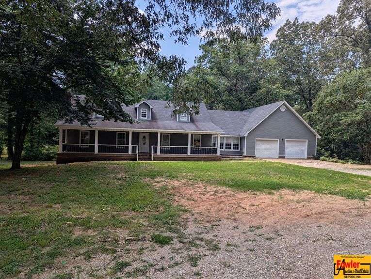 Estate Auction: 3-Bedroom Home On 2.7 Acres± Plus 2003 Chevrolet Silverado Pick Up Truck image