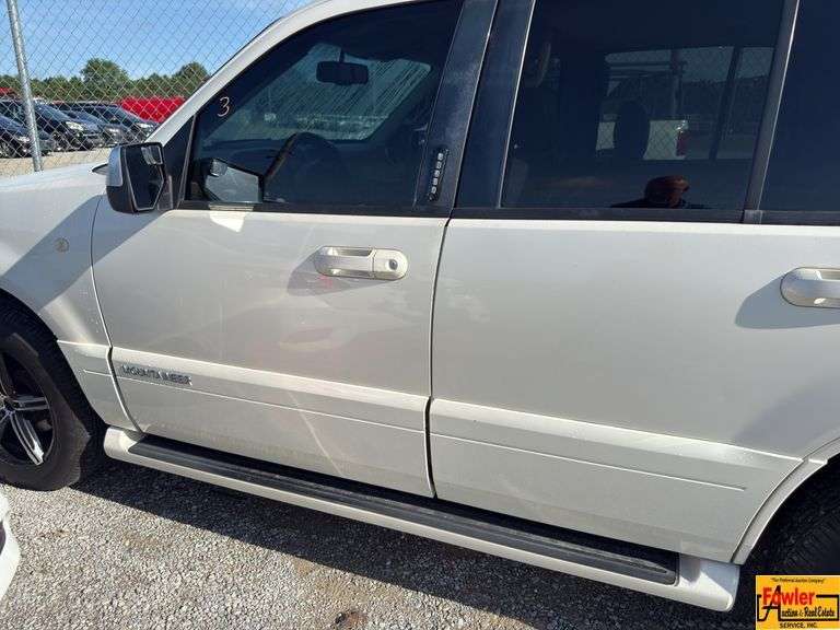 2008 Mercury Mountaineer Premier, V8; 206,717 Miles; VIN 4M2EU38858UJ00101.  See video.