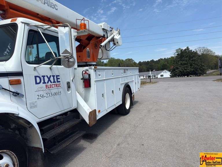 1998 International 4700 Bucket Truck; 316,595 Miles; VIN 1HTSCAAP2WH512180 (Watch video)