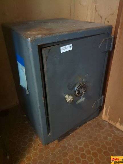 Large Combination Safe image