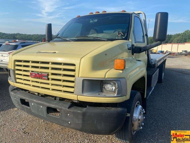 2004 GMC C5500 Rollback With Gas Electronic Fuel Injection; VIN 1GDG5C1E84F900784.  See video.