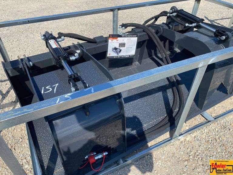 Wolverine Skid Steer Grapple Bucket, Model GB-11-72W