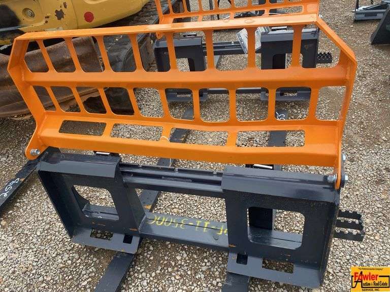Land Honor Pallet Forks image