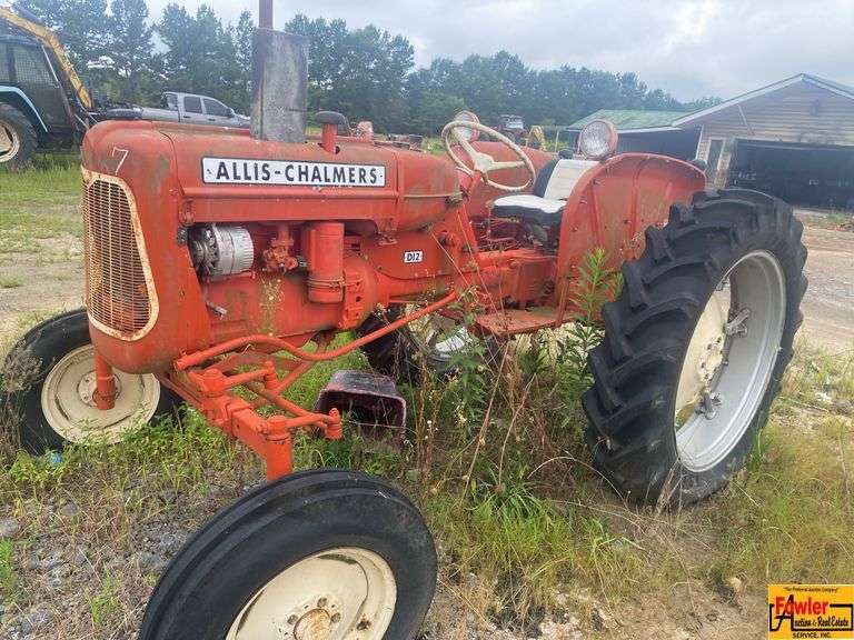 Allis-Chalmers D12 Tractor image