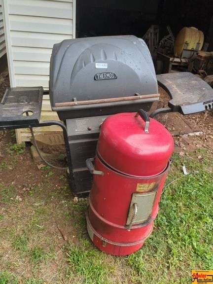 Thermos Gas Grill and Smoker image
