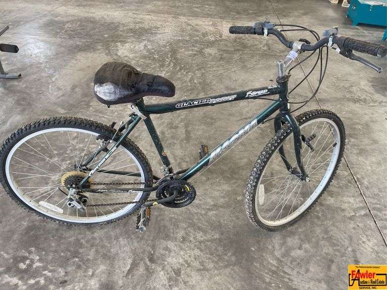Glacier Point 15-Speed Magna Bicycle image