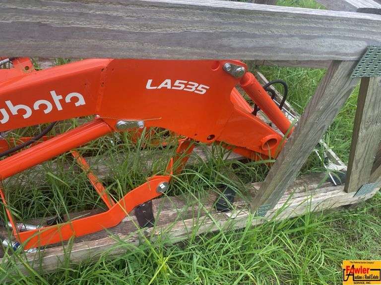 Kubota LA535 Tractor Loader Attachment