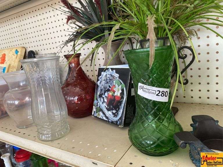 Miscellaneous Vases & Glass Fruit Tray image
