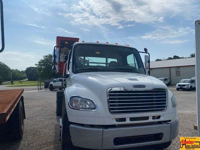 2018 Freightliner Grapple Truck; 25,480 Miles; VIN 1FVACYFE9JHJL1934.  See video.