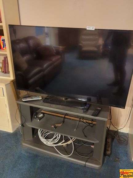 Vizeo Flat Screen Television on Stand image