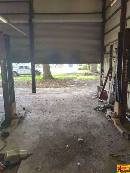 Mohawk 2-Post Vehicle Lift.  Buyer is responsible for removal.