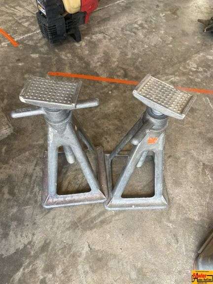 (2) Jack Stands image