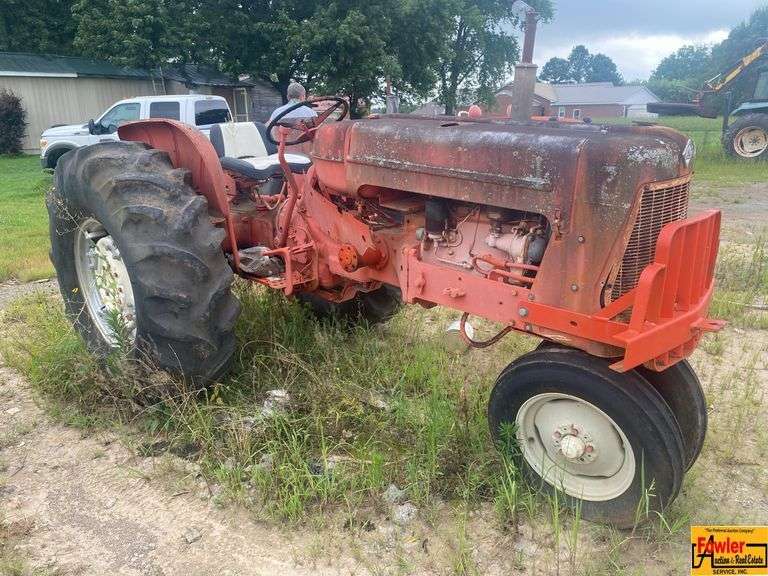 Allis-Chalmers Tractor image