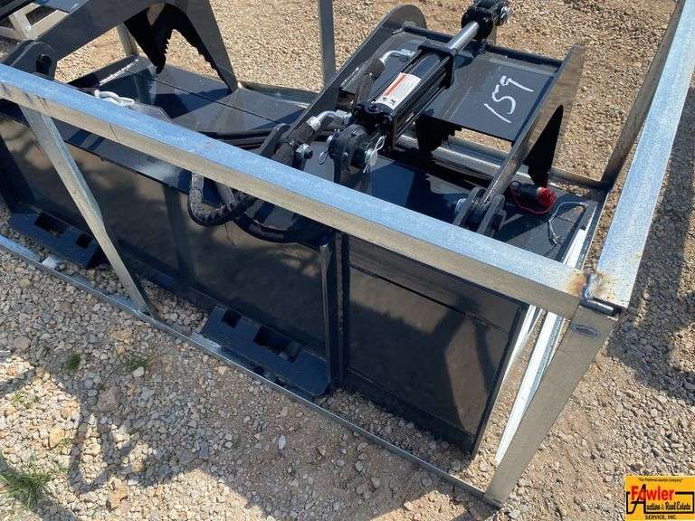 Wolverine Skid Steer Grapple Bucket, Model GB-11-72W