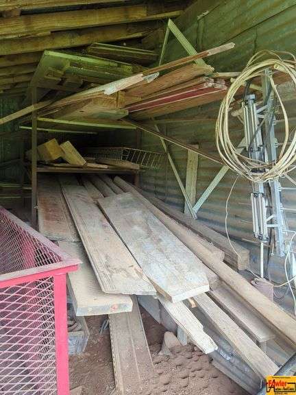 Mixed Lumber and Scraps image
